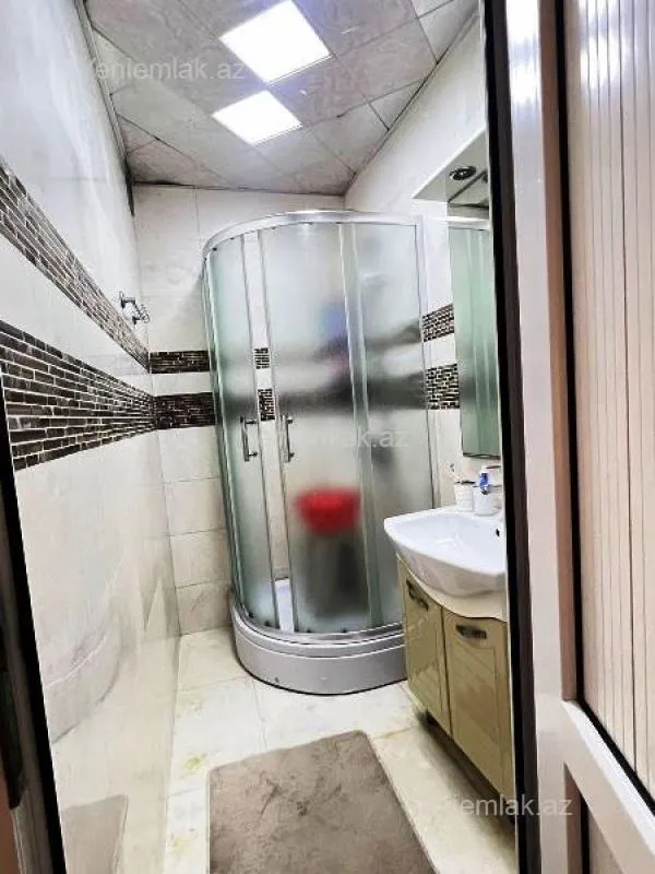 Satılır 3 otaqlı köhnə tikili 75 m²