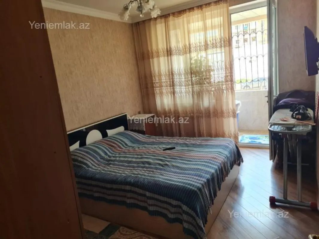 Satılır 4 otaqlı köhnə tikili 110 m²
