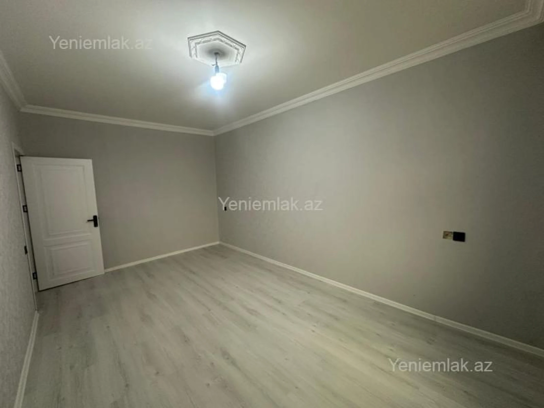 Satılır 2 otaqlı köhnə tikili 60 m²