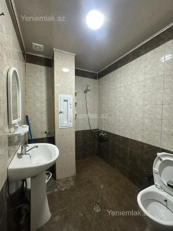 Satılır 2 otaqlı köhnə tikili 60 m²