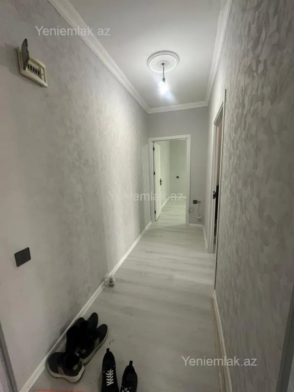 Satılır 2 otaqlı köhnə tikili 60 m²