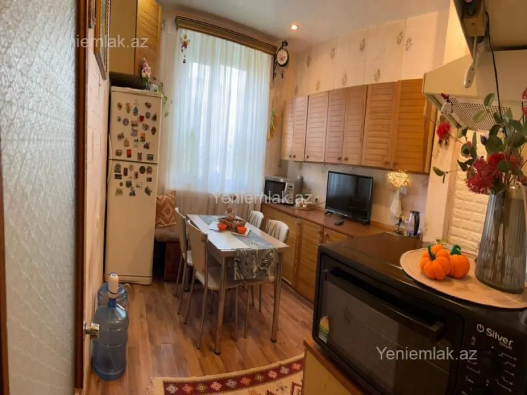 Satılır 3 otaqlı köhnə tikili 99 m²