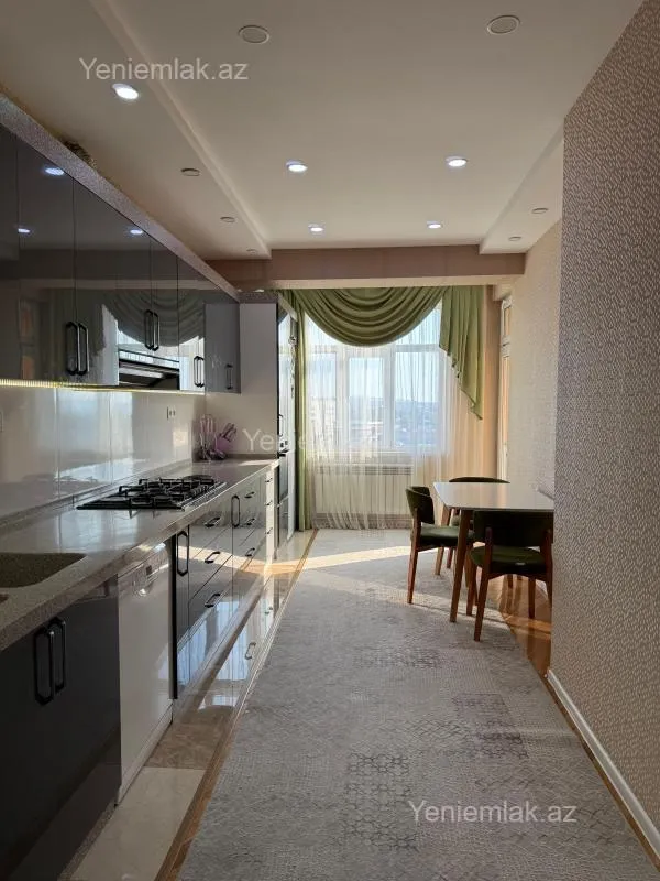 Satılır 4 otaqlı yeni tikili 130 m²