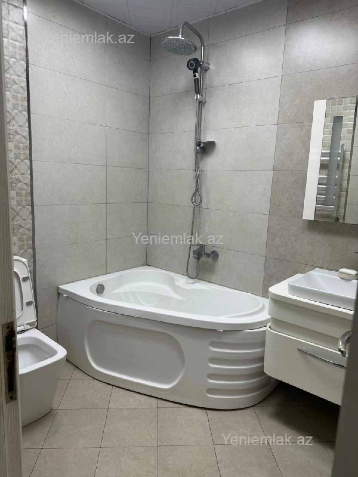 Satılır 4 otaqlı yeni tikili 130 m²