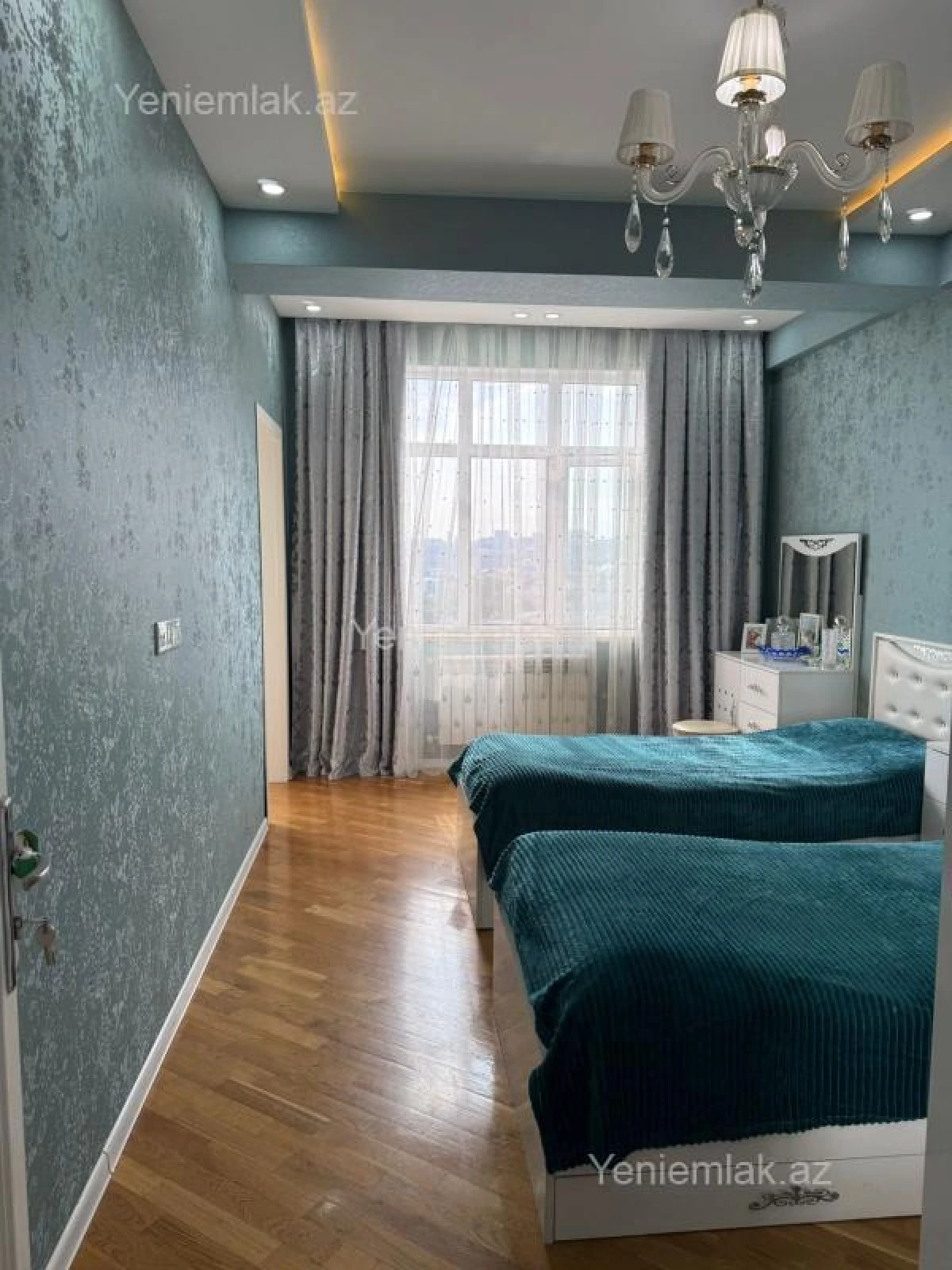 Satılır 4 otaqlı yeni tikili 130 m²