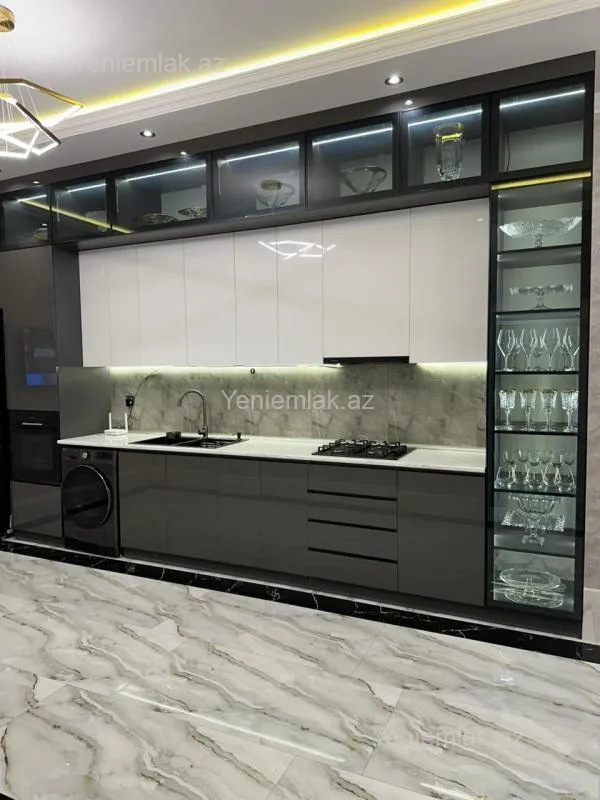 Satılır 6 otaqlı həyət evi 280 m²