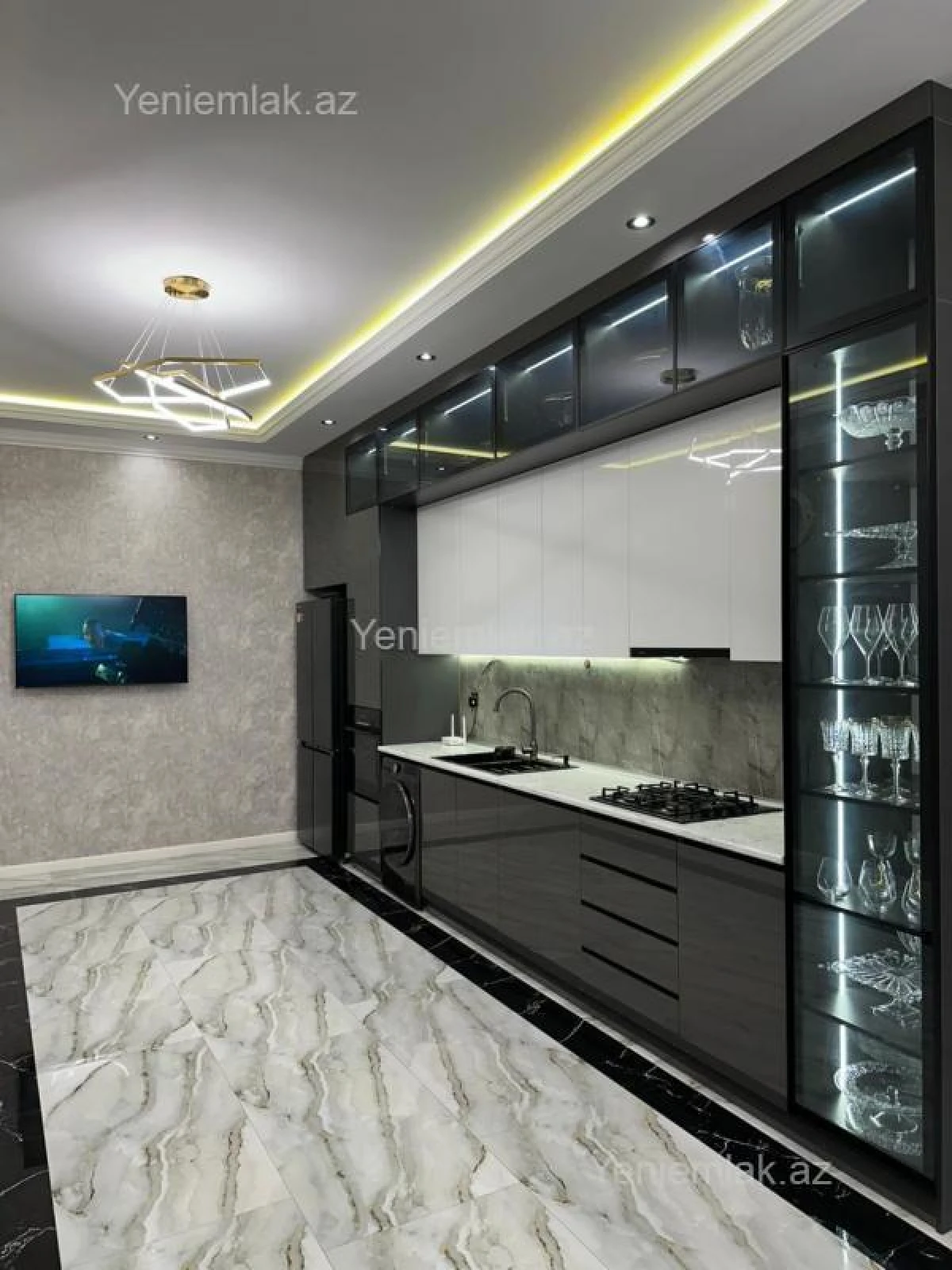 Satılır 6 otaqlı həyət evi 280 m²