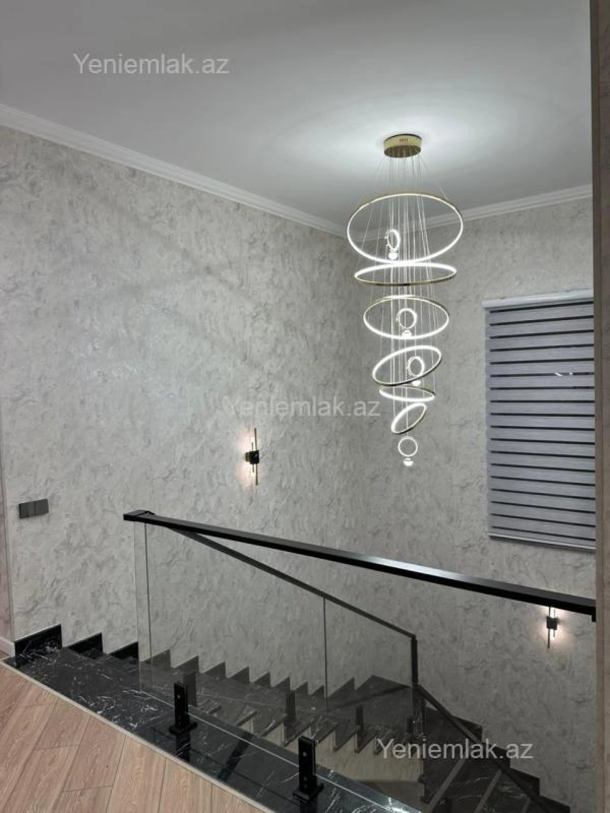 Satılır 6 otaqlı həyət evi 280 m²