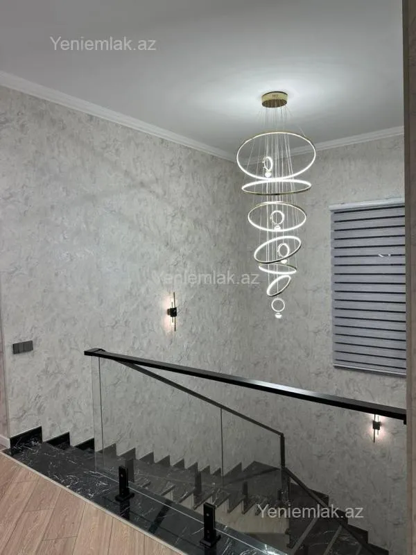 Satılır 6 otaqlı həyət evi 280 m²