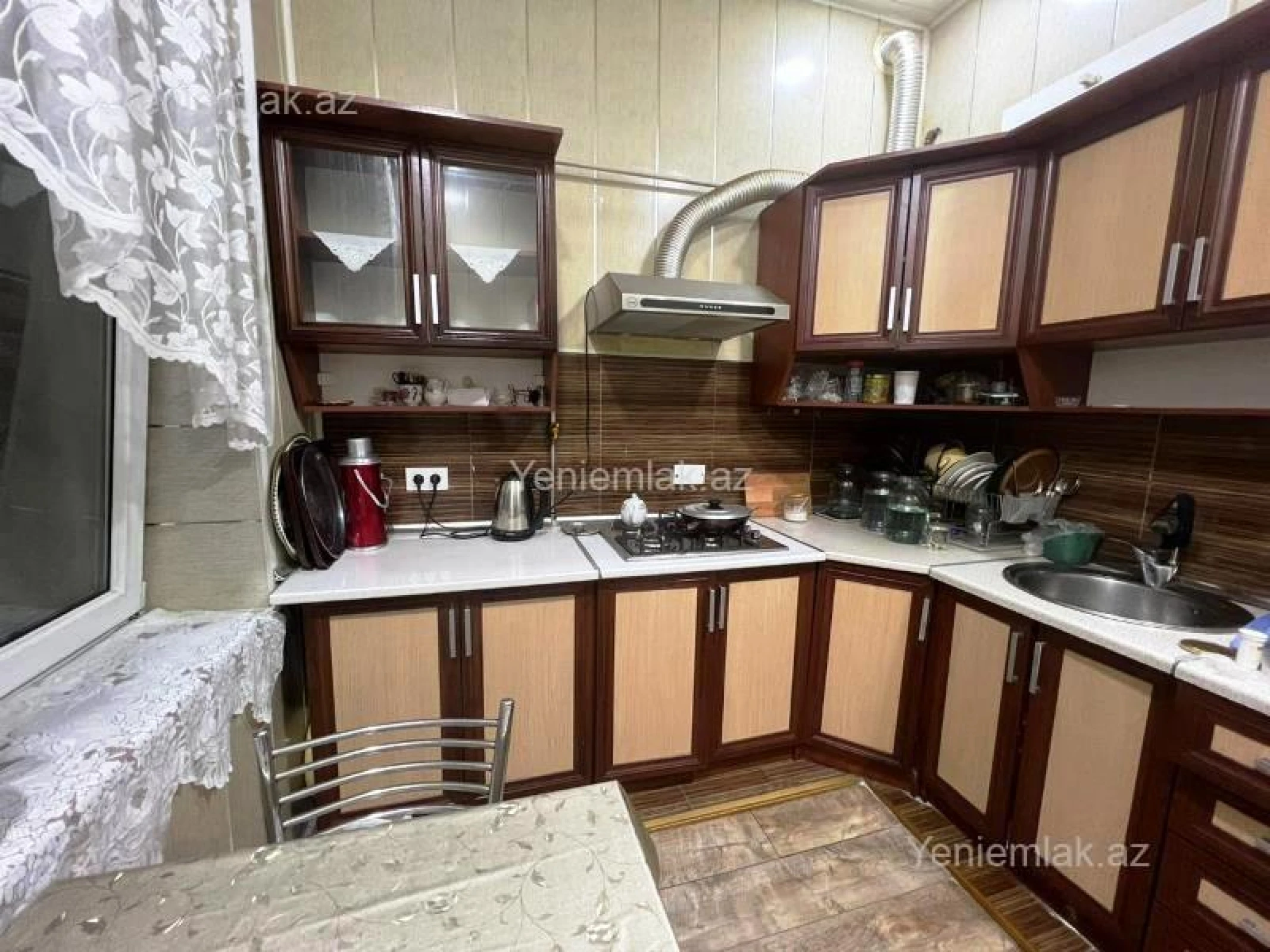 Satılır 3 otaqlı köhnə tikili 90 m²