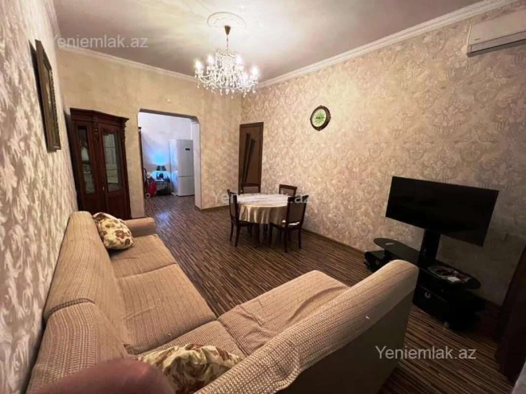 Satılır 3 otaqlı köhnə tikili 90 m²