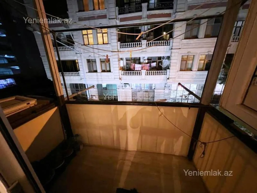 Satılır 3 otaqlı köhnə tikili 90 m²