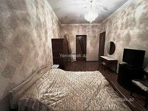 Satılır 3 otaqlı köhnə tikili 90 m²