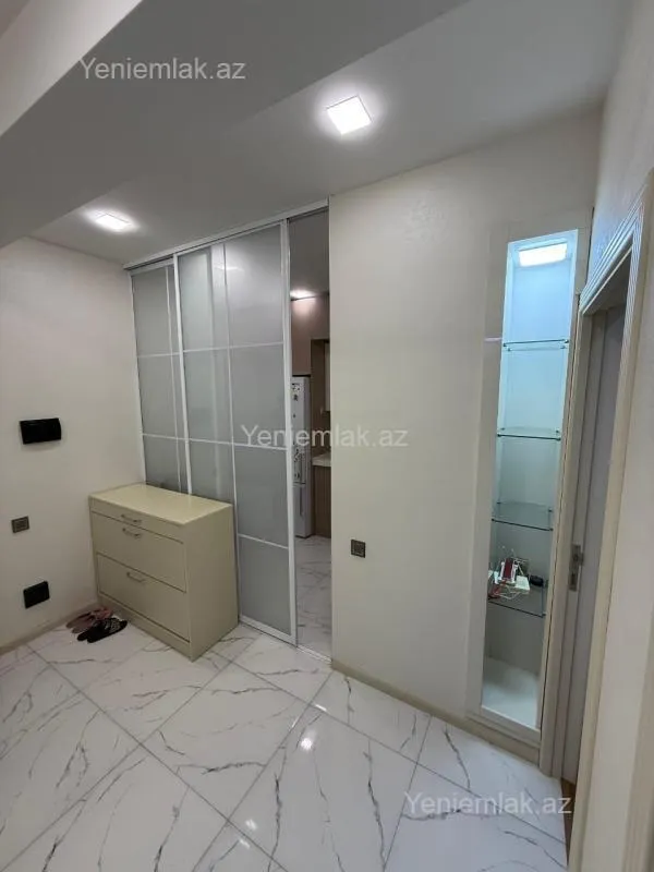 Satılır 2 otaqlı yeni tikili 65 m²