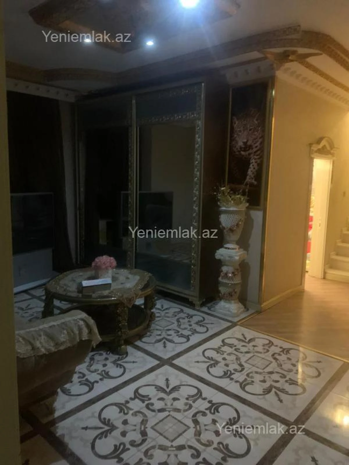 Satılır 6 otaqlı həyət evi 350 m²