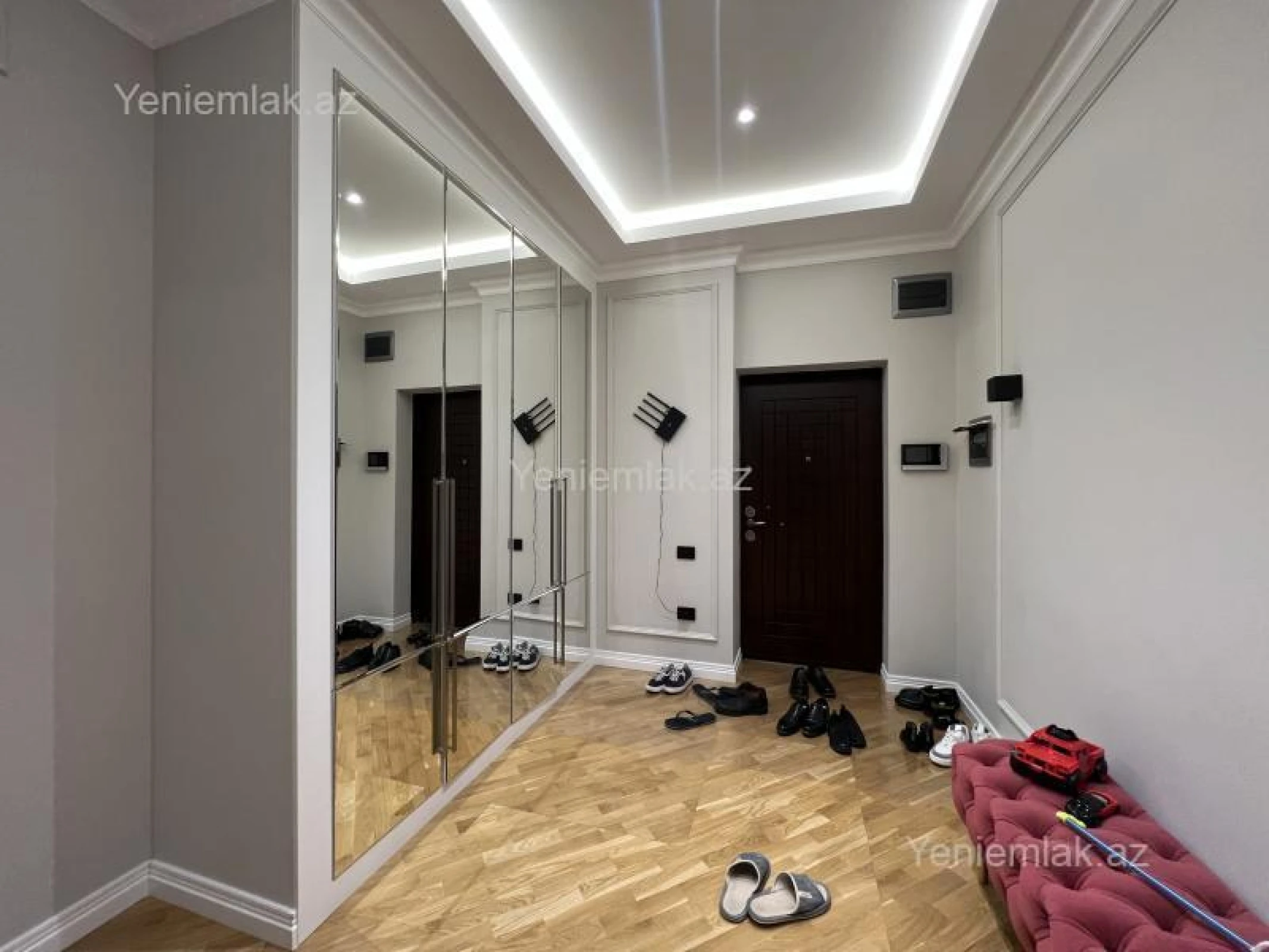 Satılır 3 otaqlı yeni tikili 140 m²