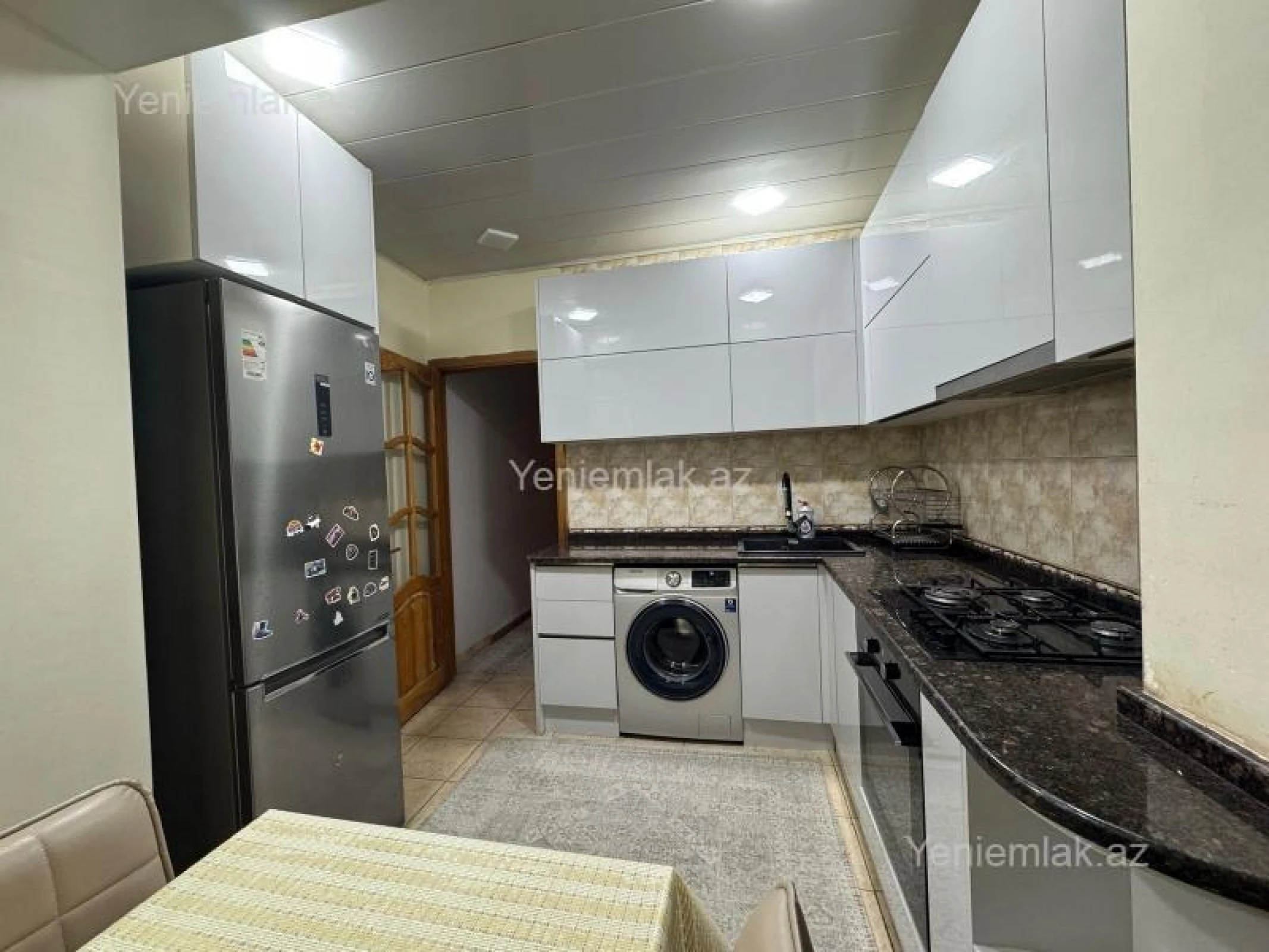 Satılır 3 otaqlı köhnə tikili 90 m²