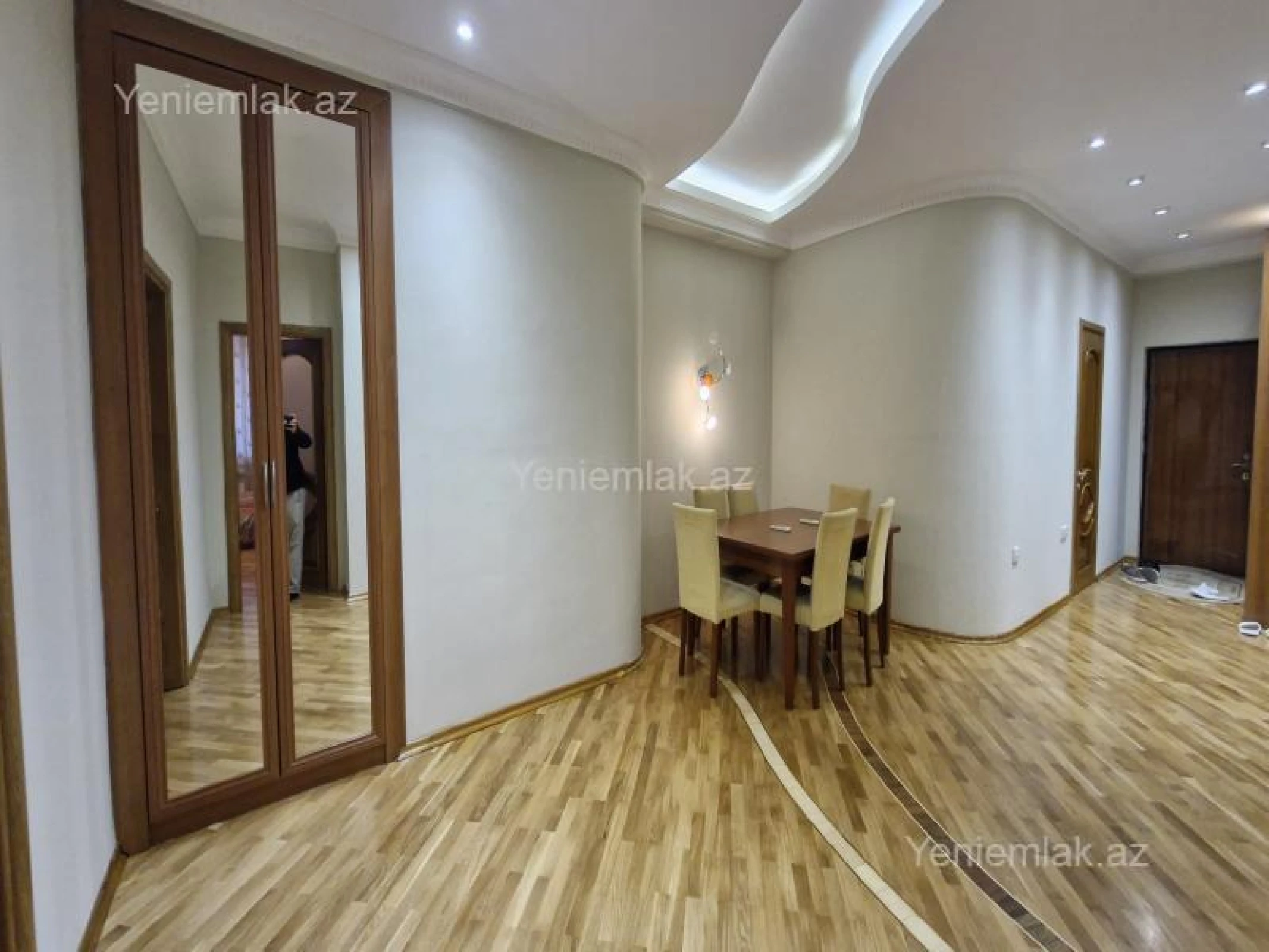 Satılır 3 otaqlı yeni tikili 132 m²