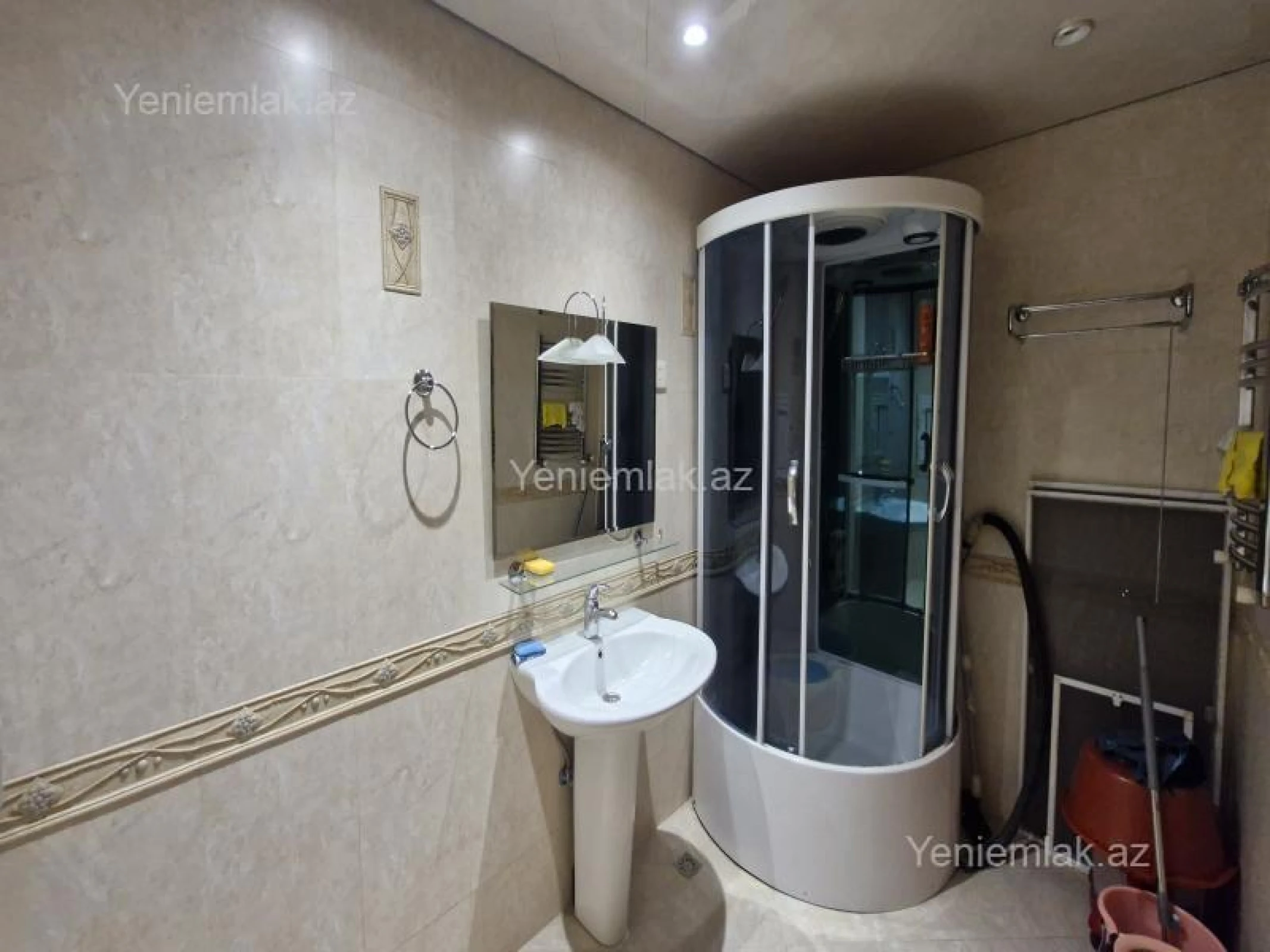 Satılır 3 otaqlı yeni tikili 132 m²