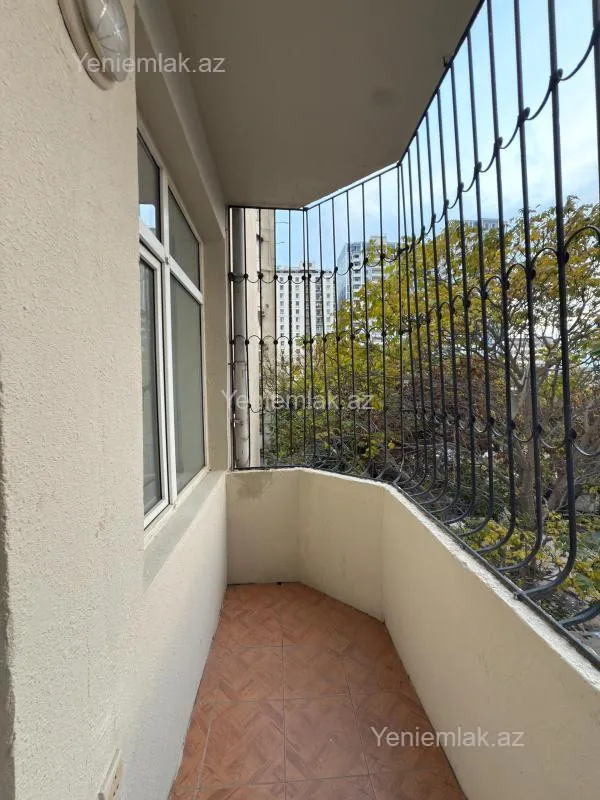 Satılır 3 otaqlı yeni tikili 132 m²