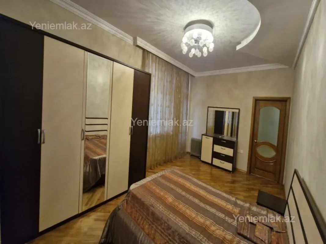 Satılır 3 otaqlı yeni tikili 132 m²