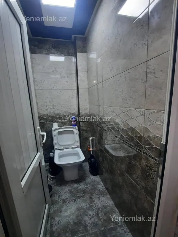 Satılır 2 otaqlı köhnə tikili 55 m²