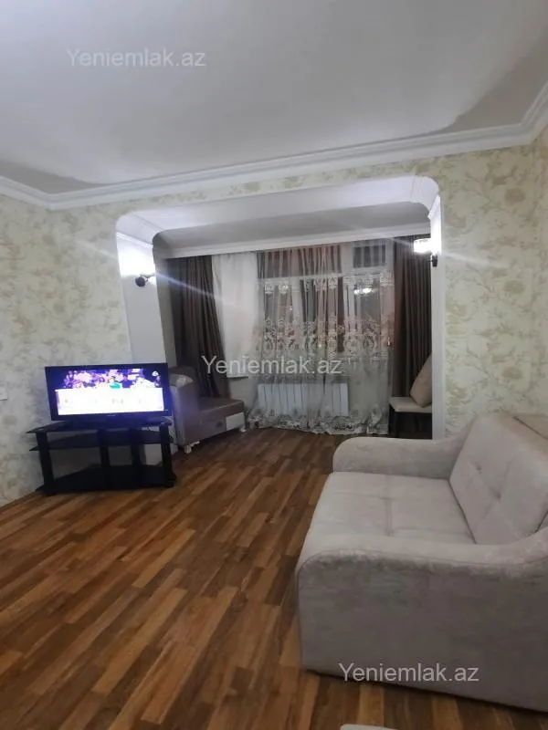 Satılır 2 otaqlı köhnə tikili 55 m²