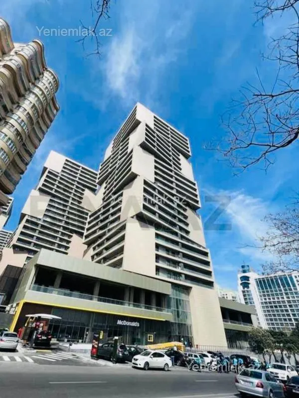 Satılır 3 otaqlı yeni tikili 150 m²