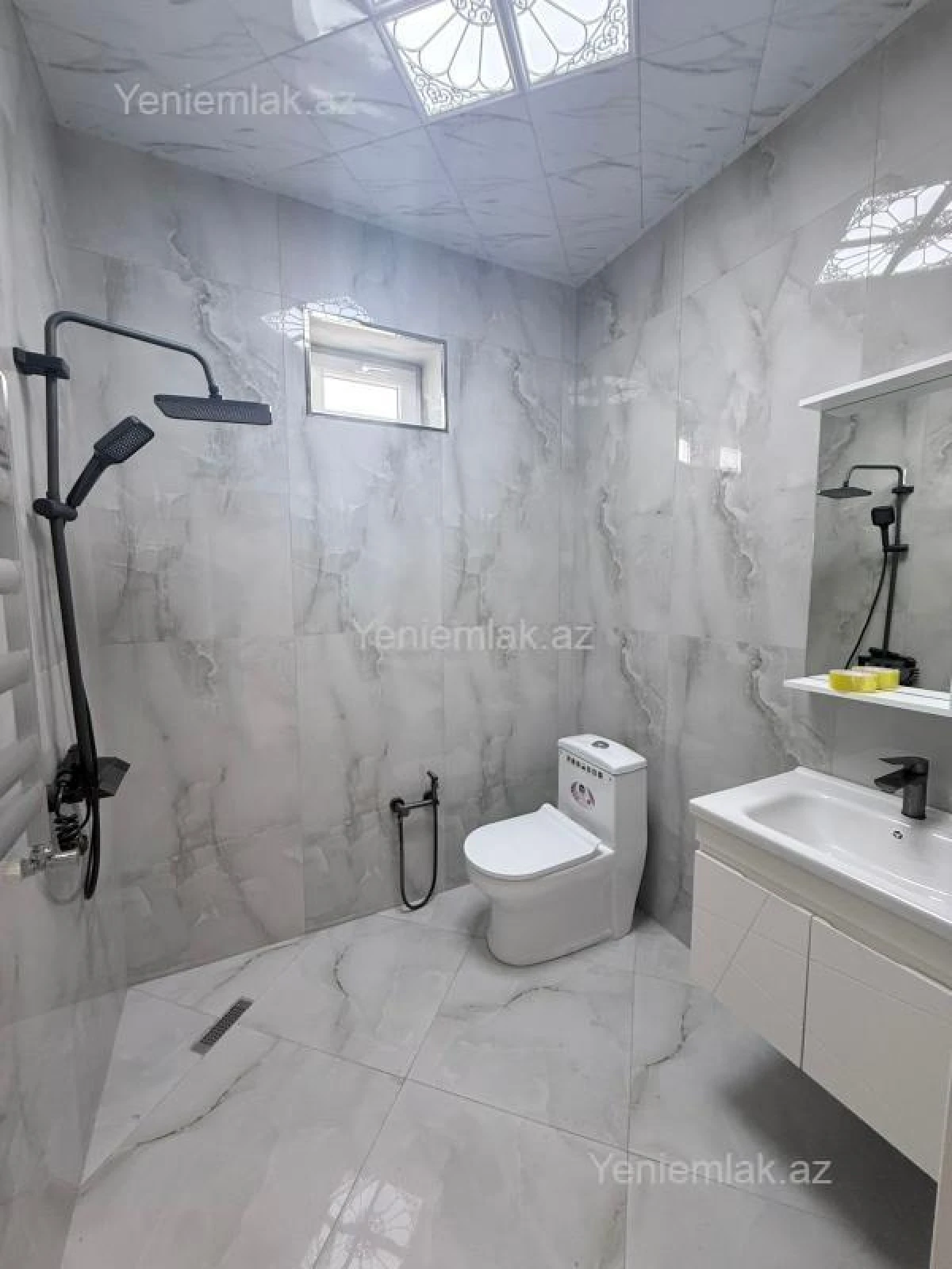 Satılır 4 otaqlı həyət evi 180 m²