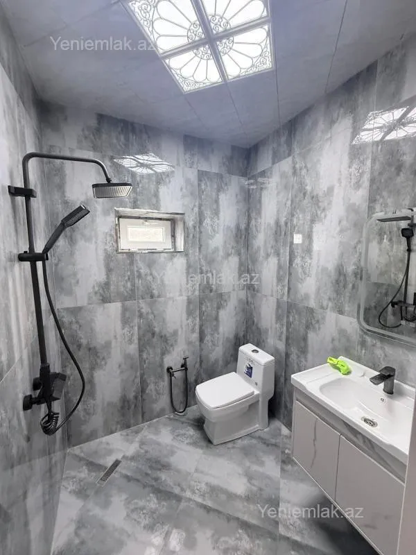 Satılır 4 otaqlı həyət evi 180 m²