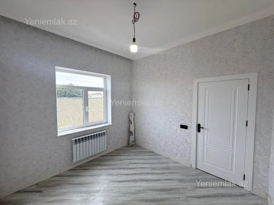 Satılır 4 otaqlı həyət evi 180 m²