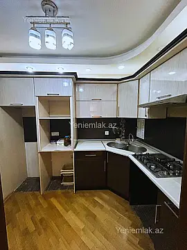 Satılır 3 otaqlı yeni tikili 82 m²