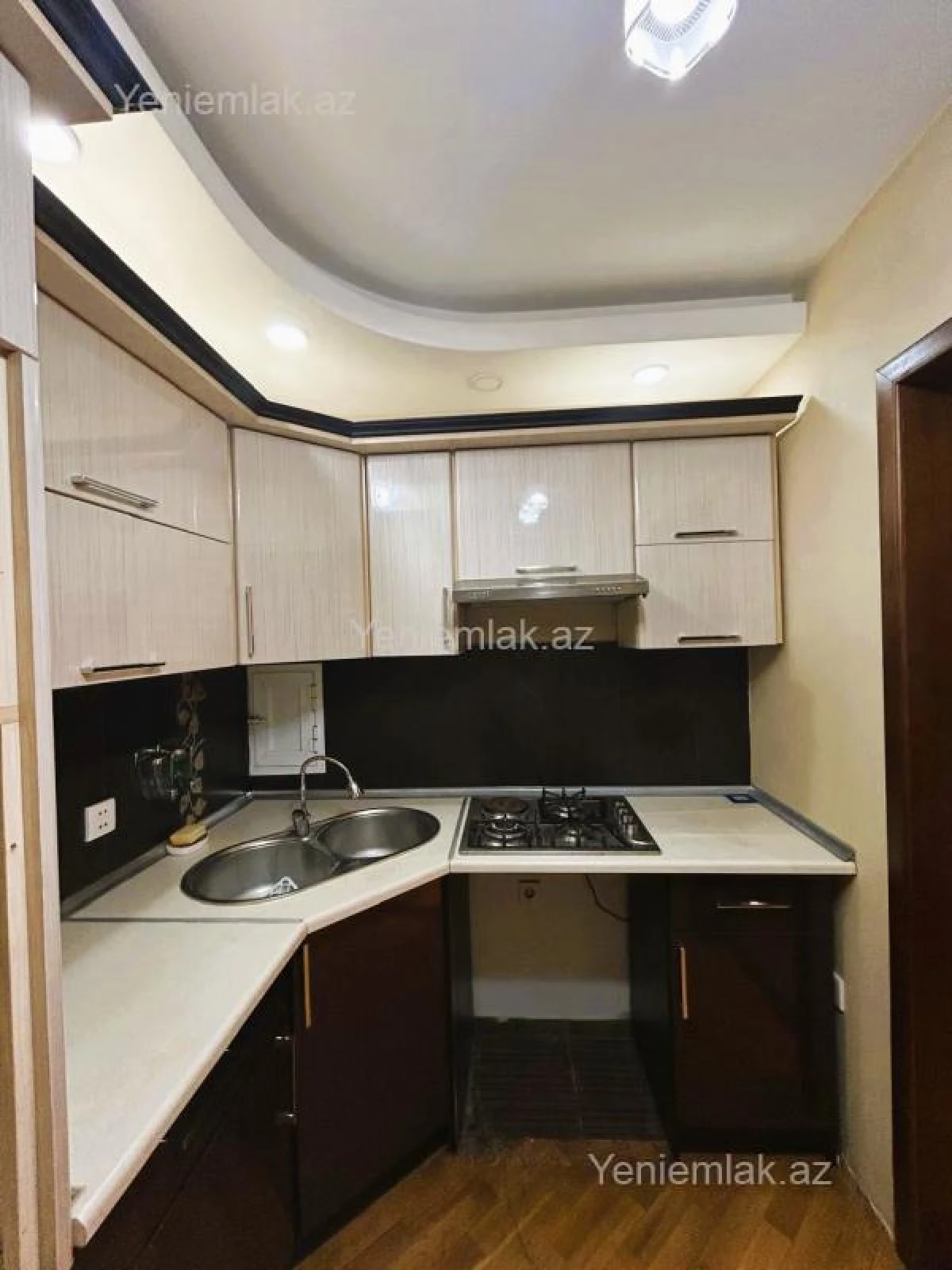 Satılır 3 otaqlı yeni tikili 82 m²