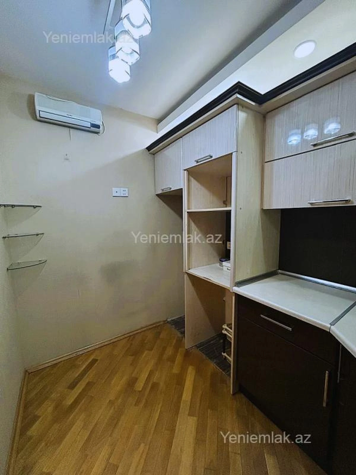 Satılır 3 otaqlı yeni tikili 82 m²