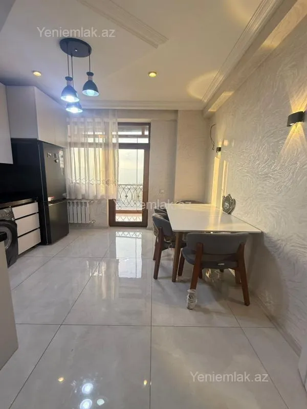 Satılır 3 otaqlı yeni tikili 120 m²