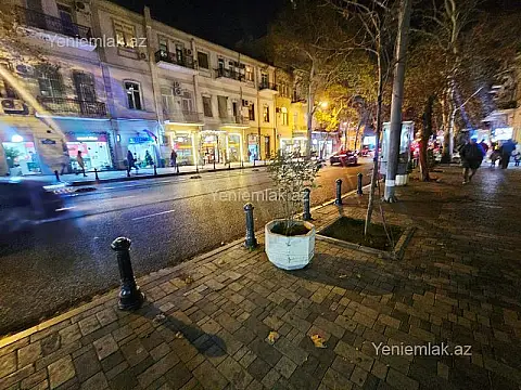 Satılır 1 otaqlı obyekt 220 m² — Bakı, Səbail 1 otaq 220.00 m²