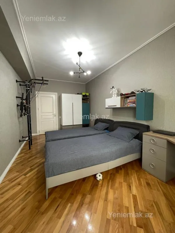 Satılır 3 otaqlı yeni tikili 135 m²