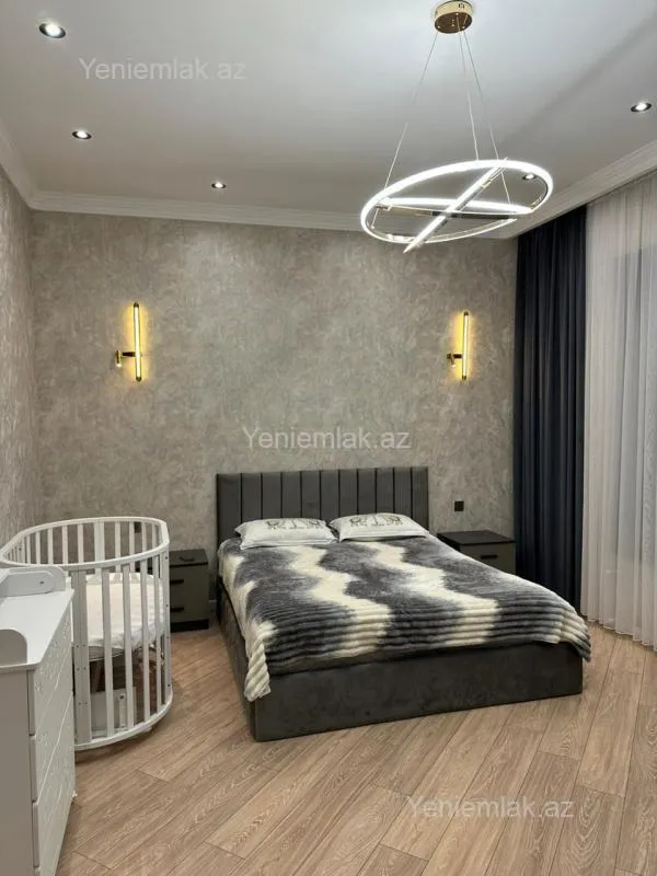 Satılır 6 otaqlı həyət evi 280 m²