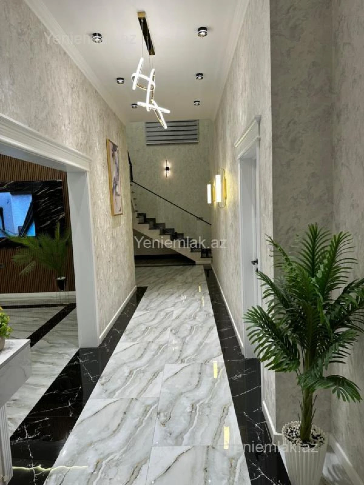 Satılır 6 otaqlı həyət evi 280 m²