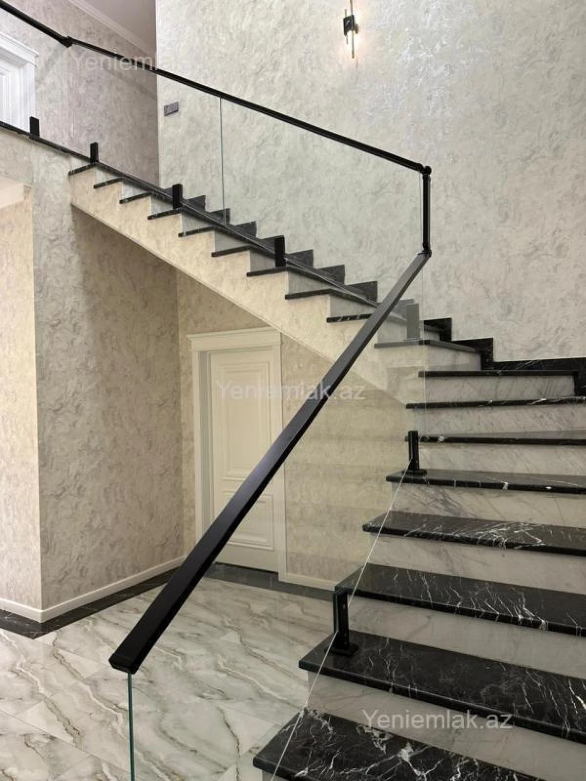 Satılır 6 otaqlı həyət evi 280 m²