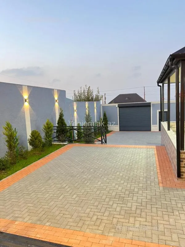 Satılır 6 otaqlı həyət evi 280 m²