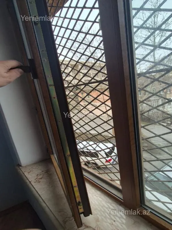 Satılır 3 otaqlı köhnə tikili 100 m²