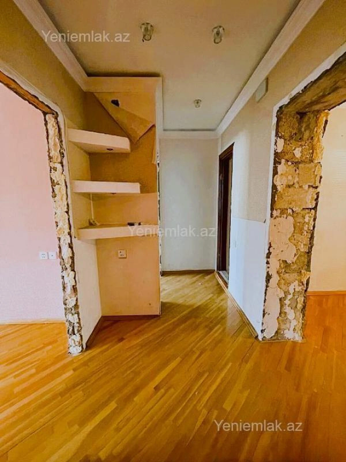 Satılır 3 otaqlı köhnə tikili 100 m²