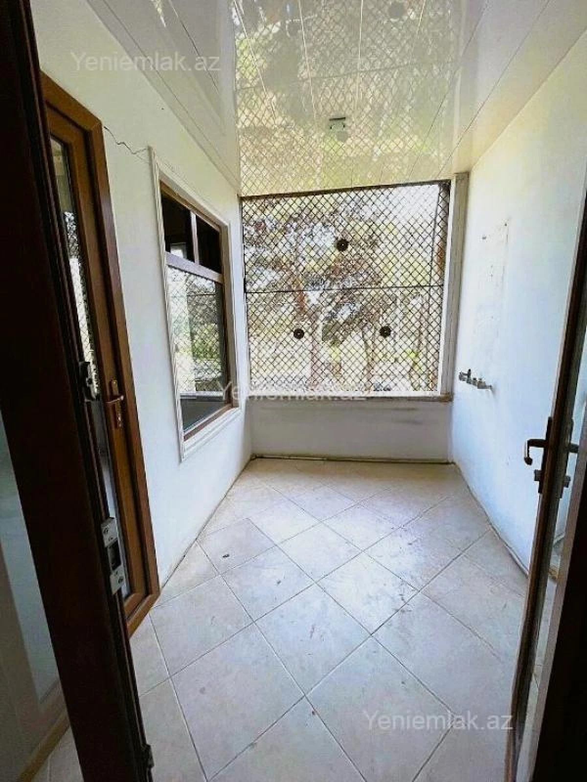 Satılır 3 otaqlı köhnə tikili 100 m²