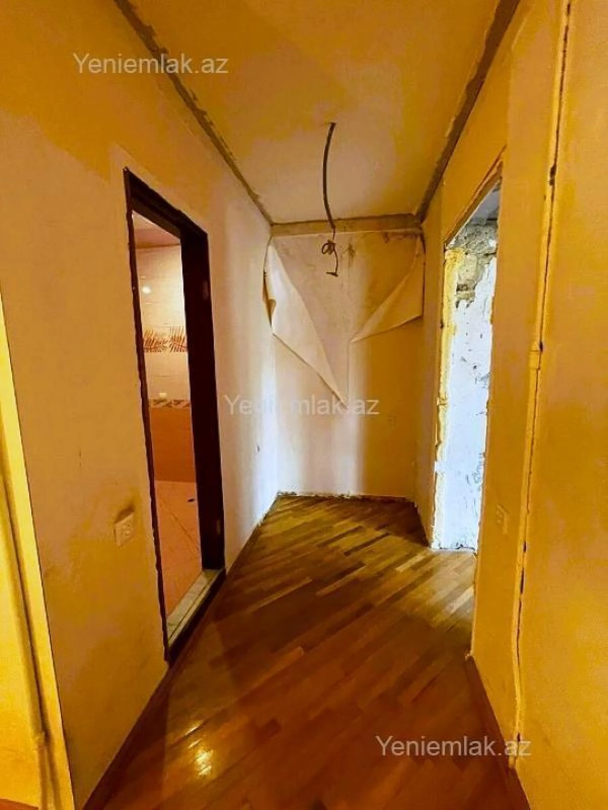 Satılır 3 otaqlı köhnə tikili 100 m²