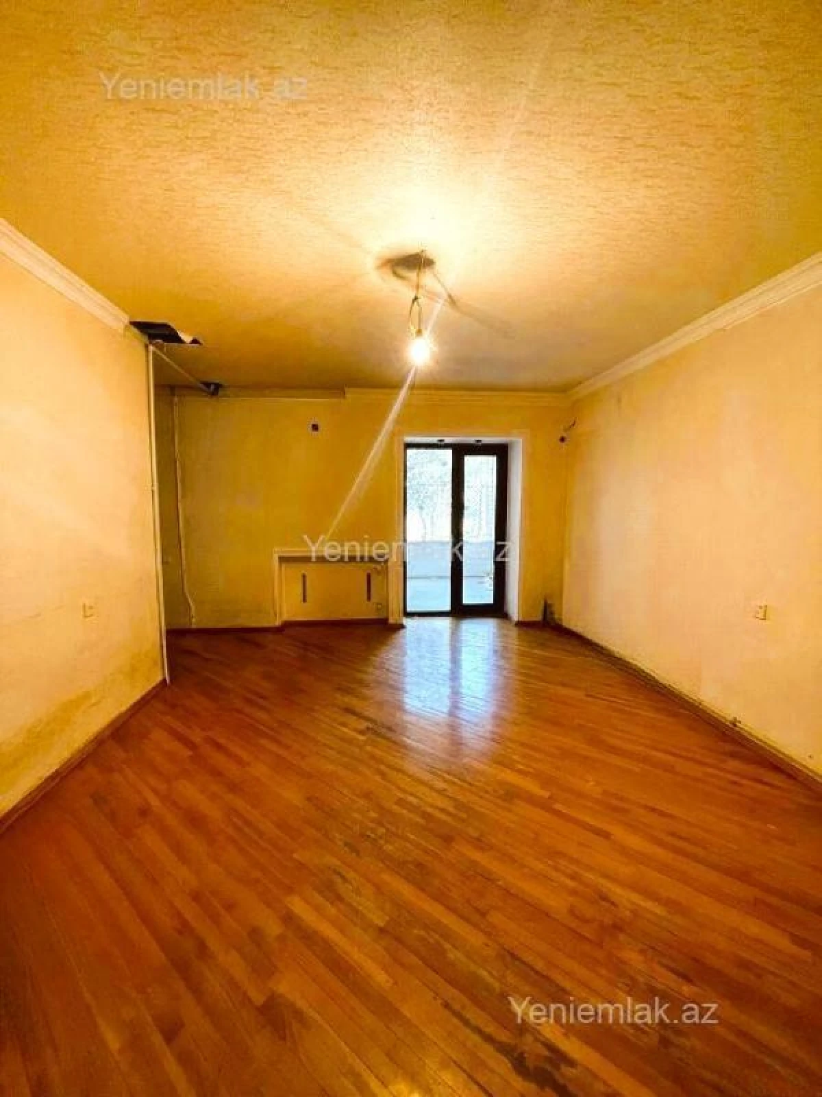 Satılır 3 otaqlı köhnə tikili 100 m²