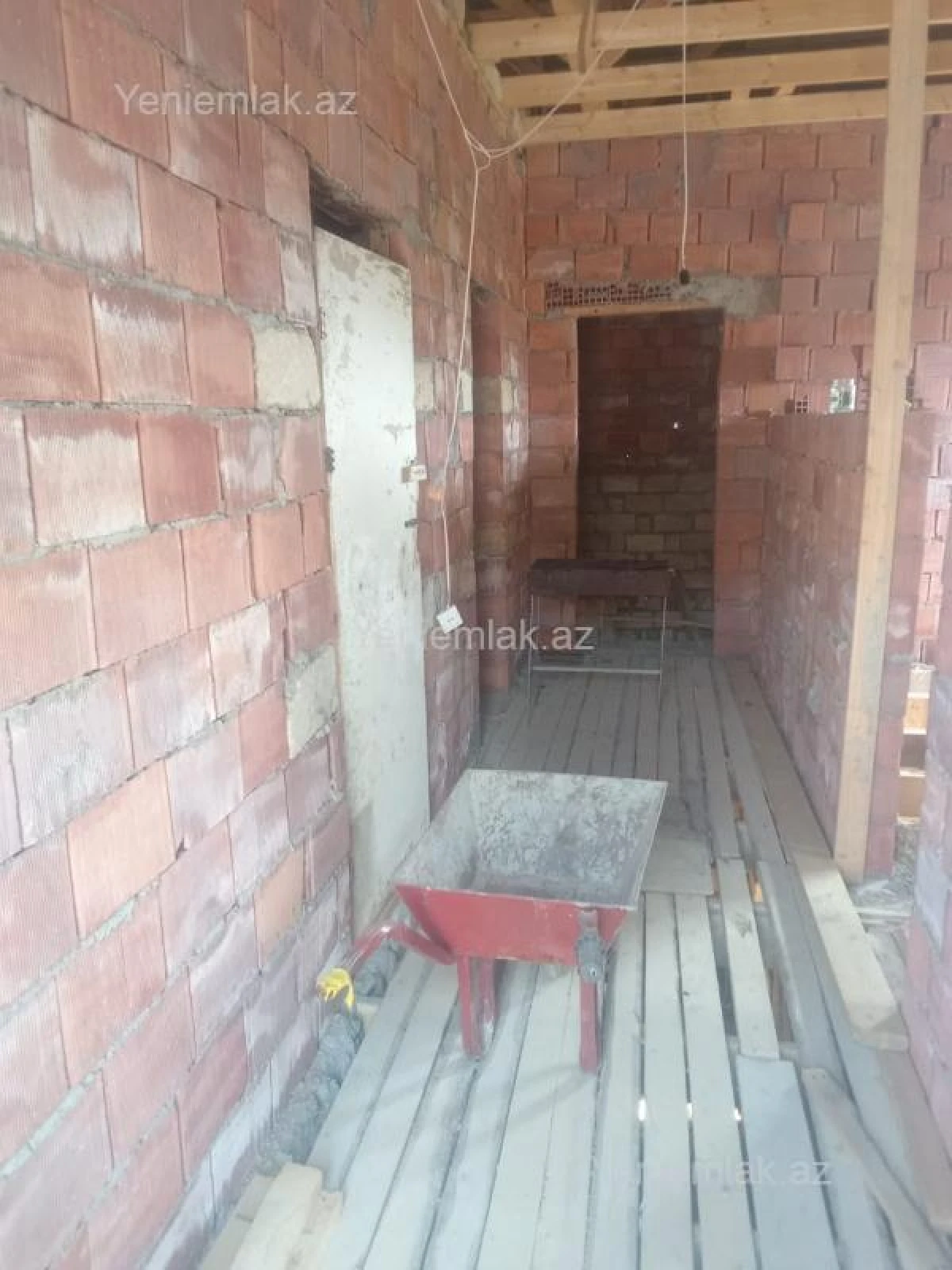 Satılır 4 otaqlı həyət evi 90 m²
