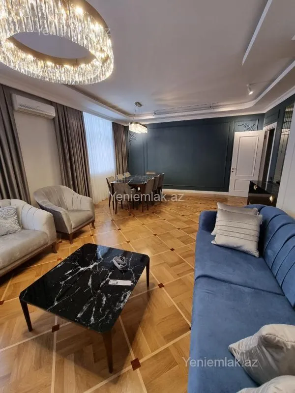 Satılır 3 otaqlı yeni tikili 135 m²