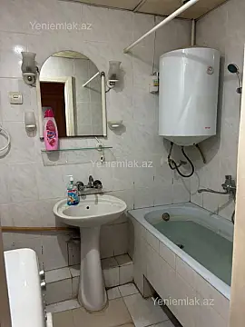 Satılır 2 otaqlı köhnə tikili 65 m²