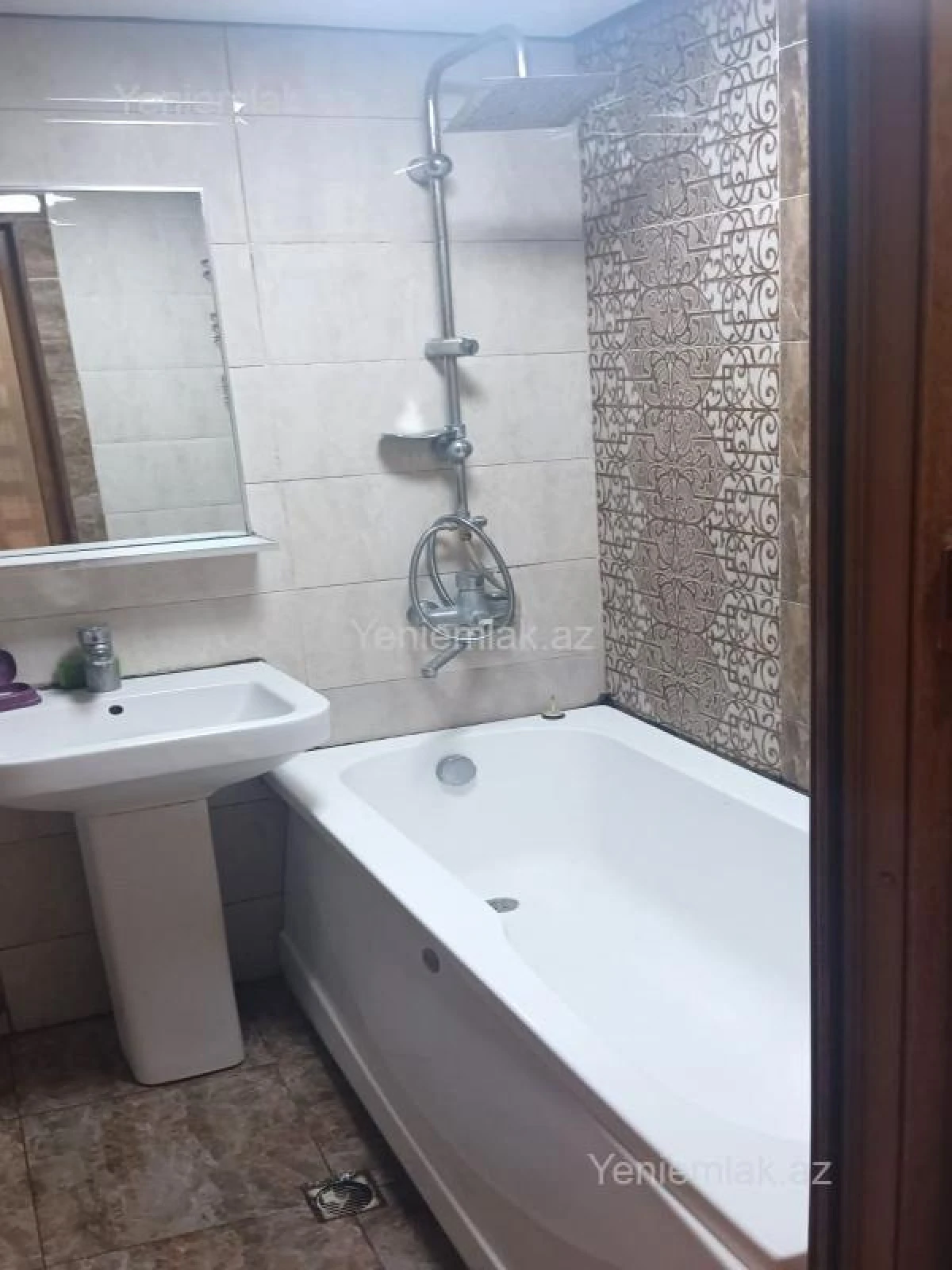Satılır 3 otaqlı köhnə tikili 85 m²